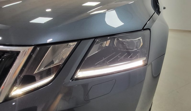 Skoda Octavia Combi 1,6 Tdi 115cv Style lleno