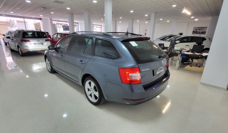 Skoda Octavia Combi 1,6 Tdi 115cv Style lleno