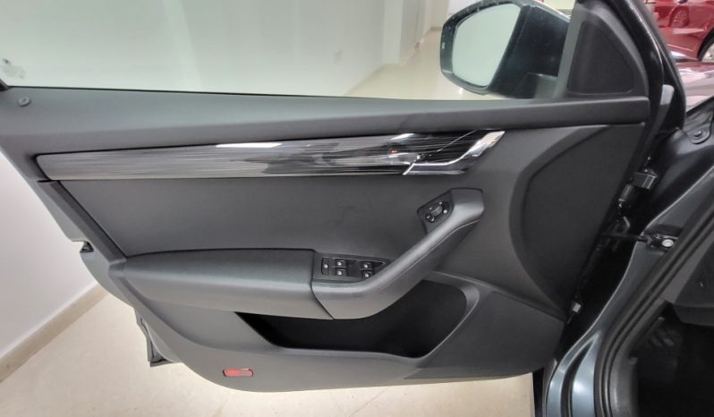 Skoda Octavia Combi 1,6 Tdi 115cv Style lleno