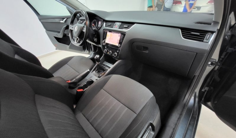 Skoda Octavia Combi 1,6 Tdi 115cv Style lleno
