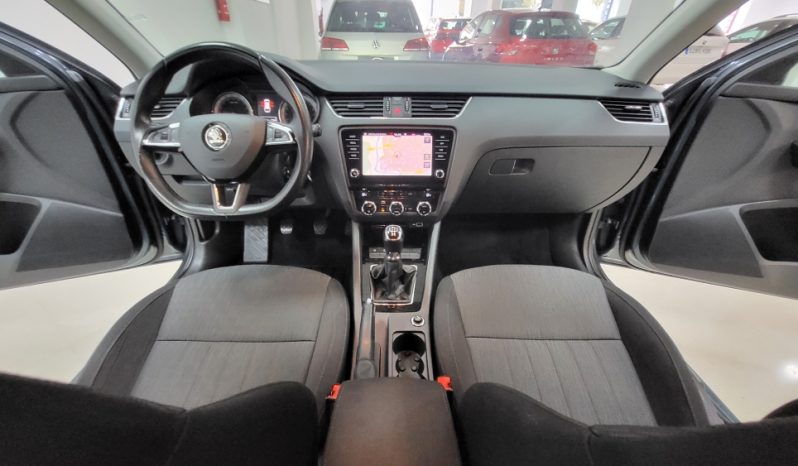 Skoda Octavia Combi 1,6 Tdi 115cv Style lleno