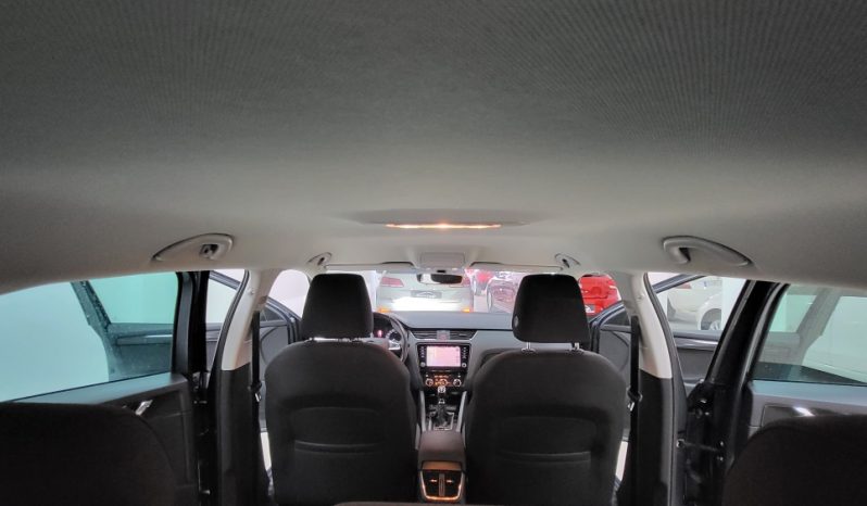 Skoda Octavia Combi 1,6 Tdi 115cv Style lleno