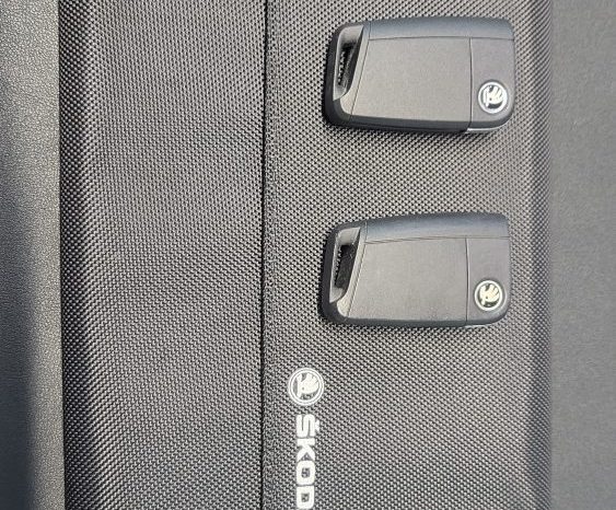 Skoda Octavia Combi 1,6 Tdi 115cv Style lleno