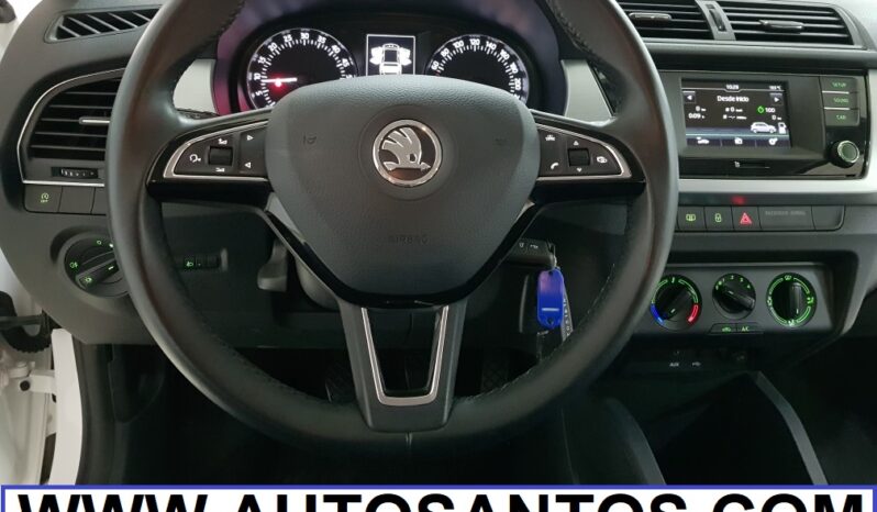 SKODA Fabia lleno