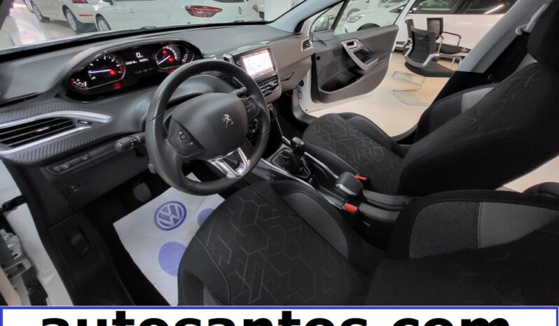 Peugeot 2008 Puretech 82CV Style lleno
