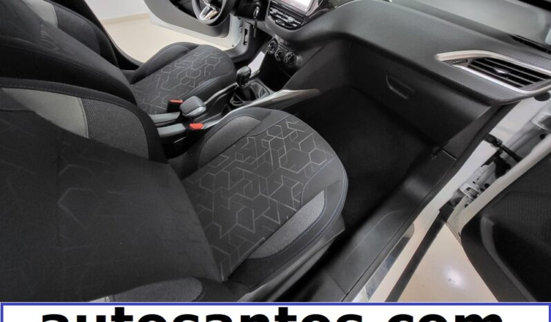 Peugeot 2008 Puretech 82CV Style lleno