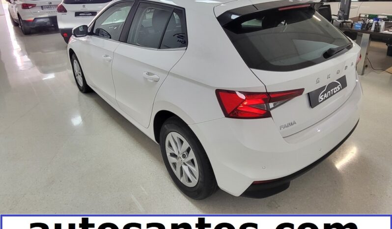 SKODA NUEVO FABIA TSI 95CV AMBITION FULL LED lleno